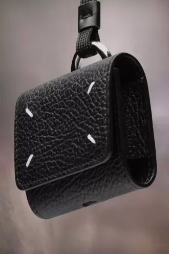 AirPod-Hülle mit vier Stichen