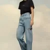 Denim-Jeans mit Schrägstrich-Details Denim-Jeans mit Schrägstrich-Details