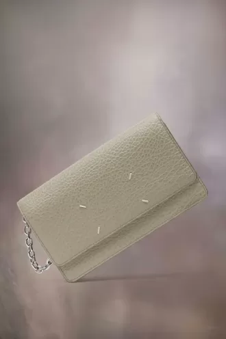 Geldbörse mit Kette und vier Stichen