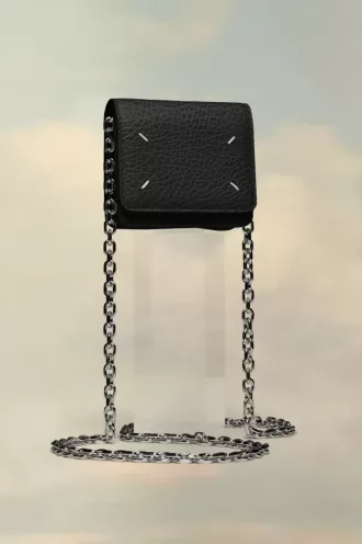 Geldbörse mit Kette und vier Stichen