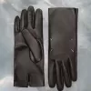 Handschuhe mit vier Stichen Handschuhe mit vier Stichen