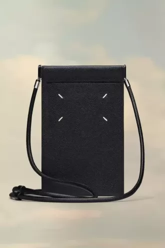 Handyhalter mit vier Stichen