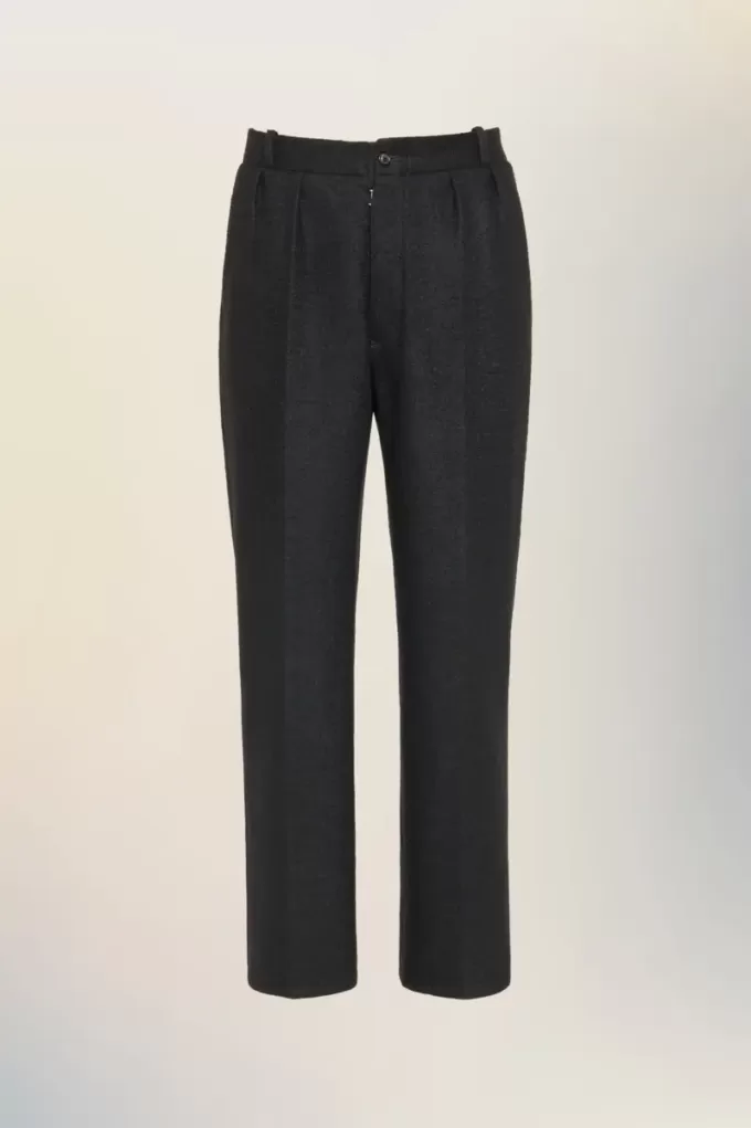 Hose mit geradem Bein aus gefilzter Wolle Hose mit geradem Bein aus gefilzter Wolle