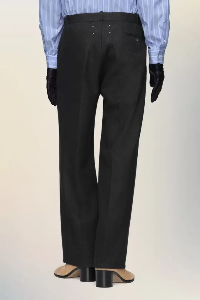 Hose mit geradem Bein aus gefilzter Wolle Hose mit geradem Bein aus gefilzter Wolle