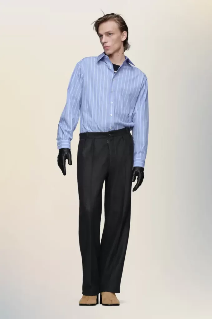 Hose mit geradem Bein aus gefilzter Wolle Hose mit geradem Bein aus gefilzter Wolle