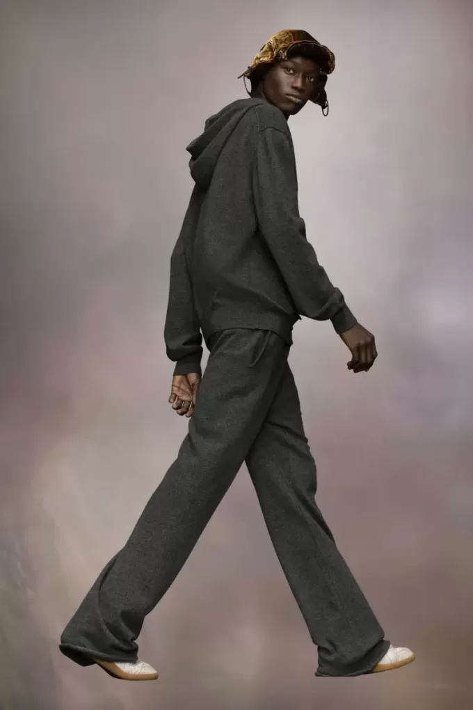Kapuzenpullover aus Décortiqué-Kaschmirstrick Kapuzenpullover aus Décortiqué-Kaschmirstrick