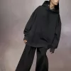 Kapuzensweatshirt mit umgekehrtem Logo Kapuzensweatshirt mit umgekehrtem Logo