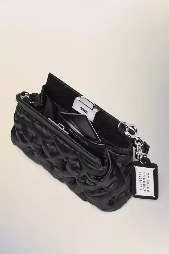 Kleine Clutch mit Glam Slam-Stickerei Kleine Clutch mit Glam Slam-Stickerei