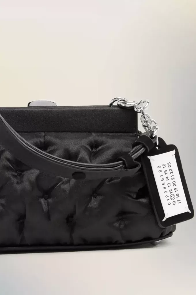 Kleine Clutch mit Glam Slam-Stickerei Kleine Clutch mit Glam Slam-Stickerei