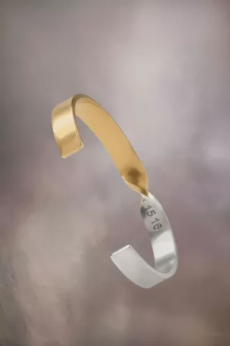 Maison Margiela Manschette mit verdrehter Nummer Maison Margiela Manschette mit verdrehter Nummer