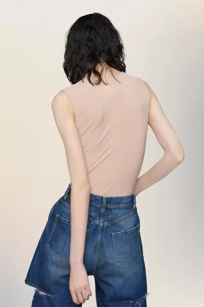 Ärmelloser Body aus technischem Jersey Ärmelloser Body aus technischem Jersey