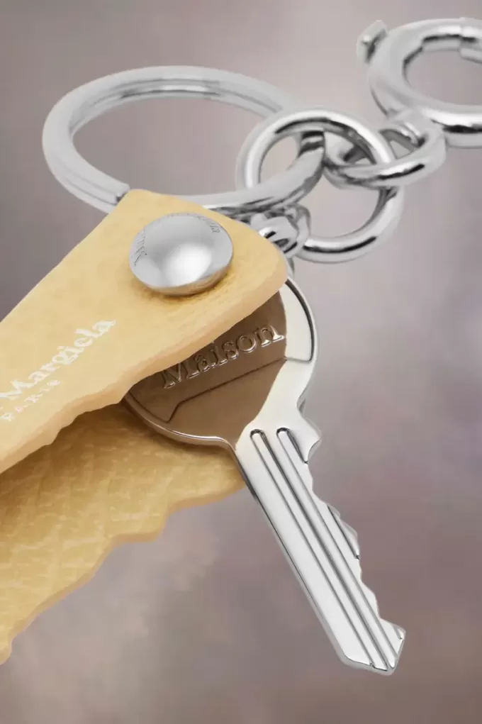 Schlüsselanhänger aus Leder mit Logo Schlüsselanhänger aus Leder mit Logo