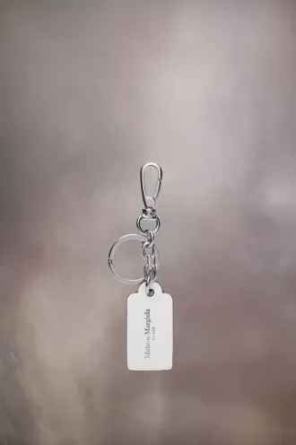 Schlüsselanhänger mit vier Stichen