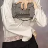 Snatted Schulter-Clutch, klein Snatted Schulter-Clutch, klein