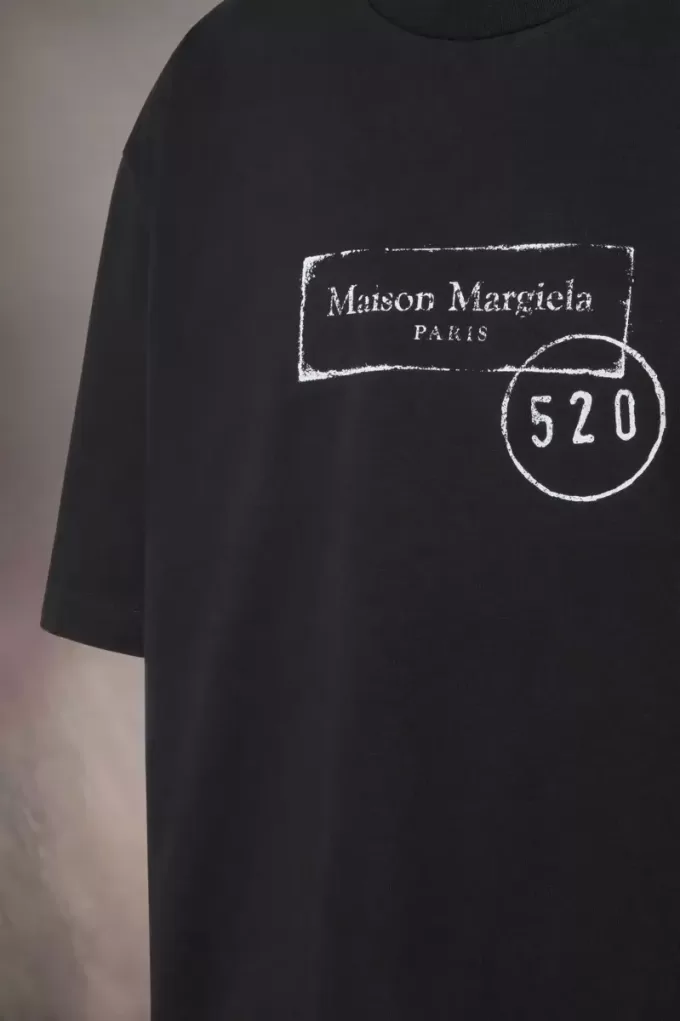 T-Shirt mit 520-Stempel-Print T-Shirt mit 520-Stempel-Print
