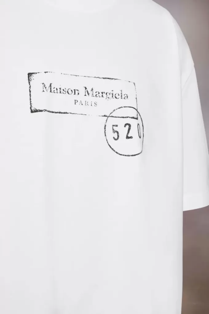 T-Shirt mit 520-Stempel-Print T-Shirt mit 520-Stempel-Print