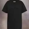 T-Shirt mit gesticktem Logo T-Shirt mit gesticktem Logo