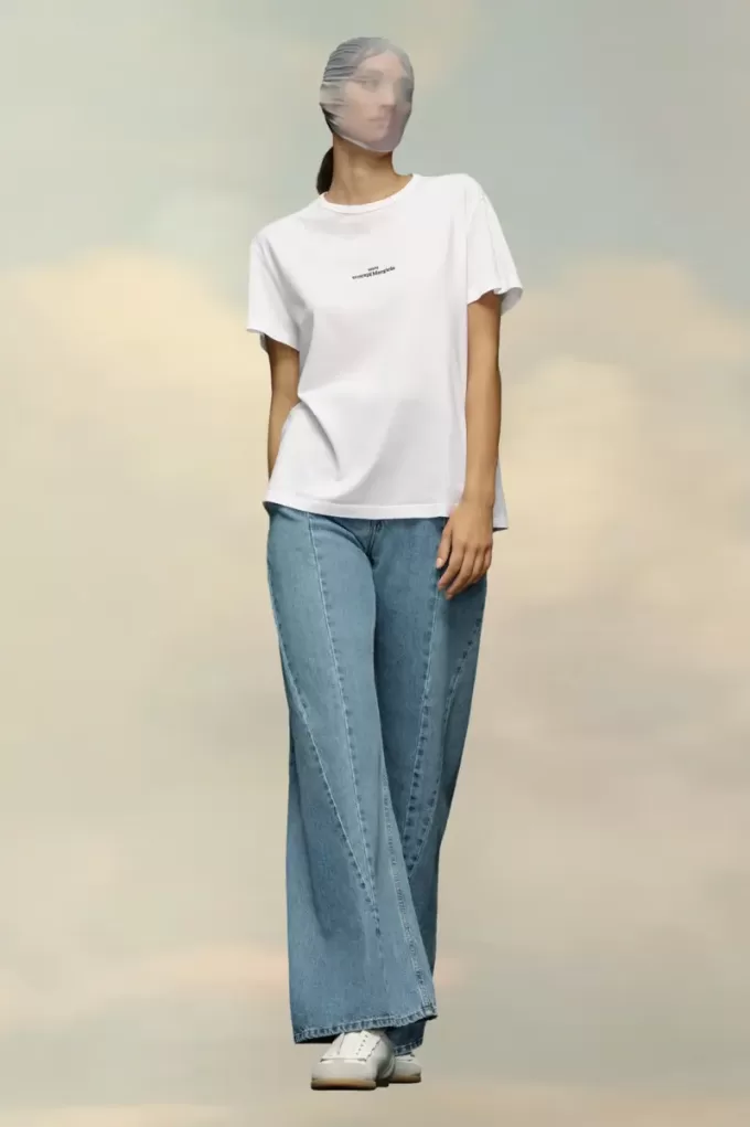 T-Shirt mit verzerrtem Logo T-Shirt mit verzerrtem Logo