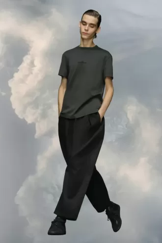 T-Shirt mit verzerrtem Logo