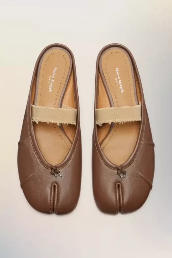 Tabi-Pantolette mit elastischem Band