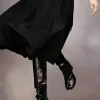 Tabi-Stiefel mit zerbrochenem Spiegel