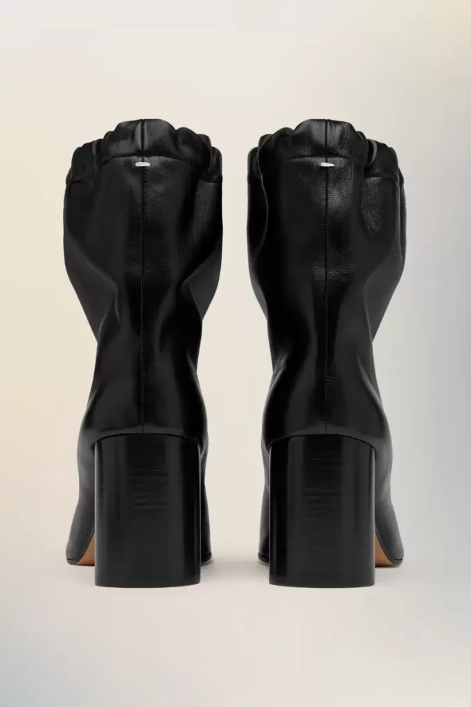 Tabi Stiefeletten mit Kordelzug Tabi Stiefeletten mit Kordelzug