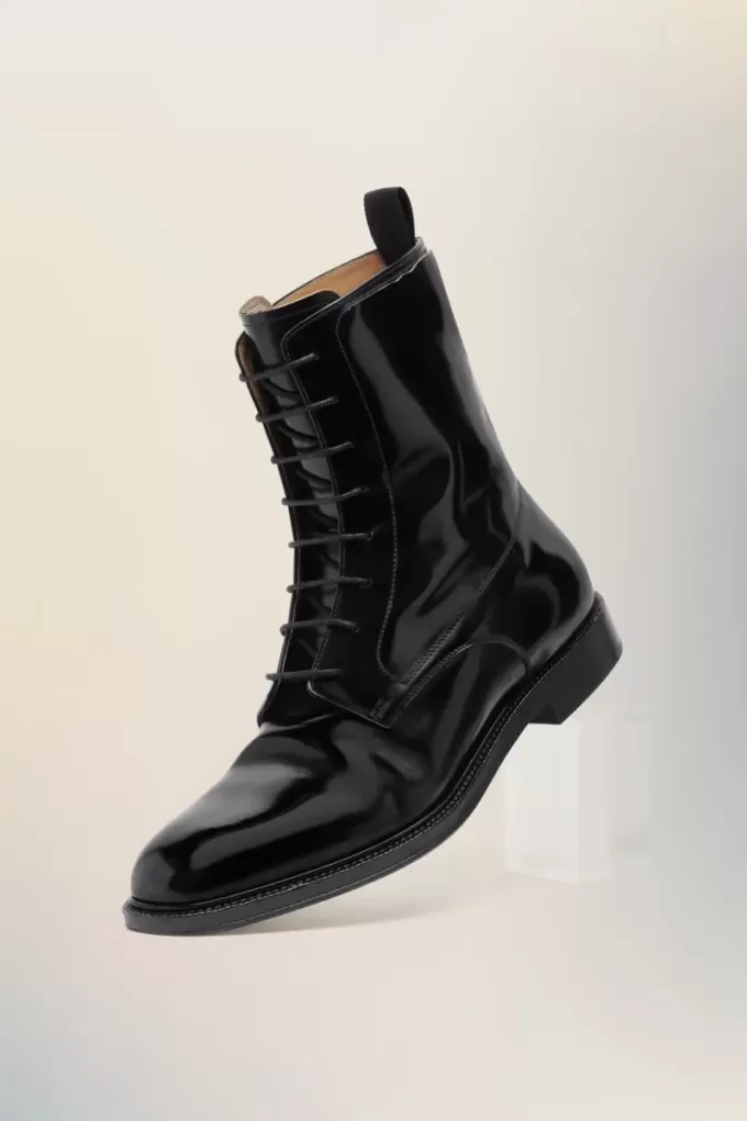 Zu Tode geliebte Schnürstiefel Zu Tode geliebte Schnürstiefel