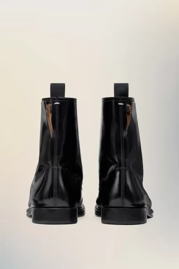 Zu Tode geliebte Schnürstiefel Zu Tode geliebte Schnürstiefel