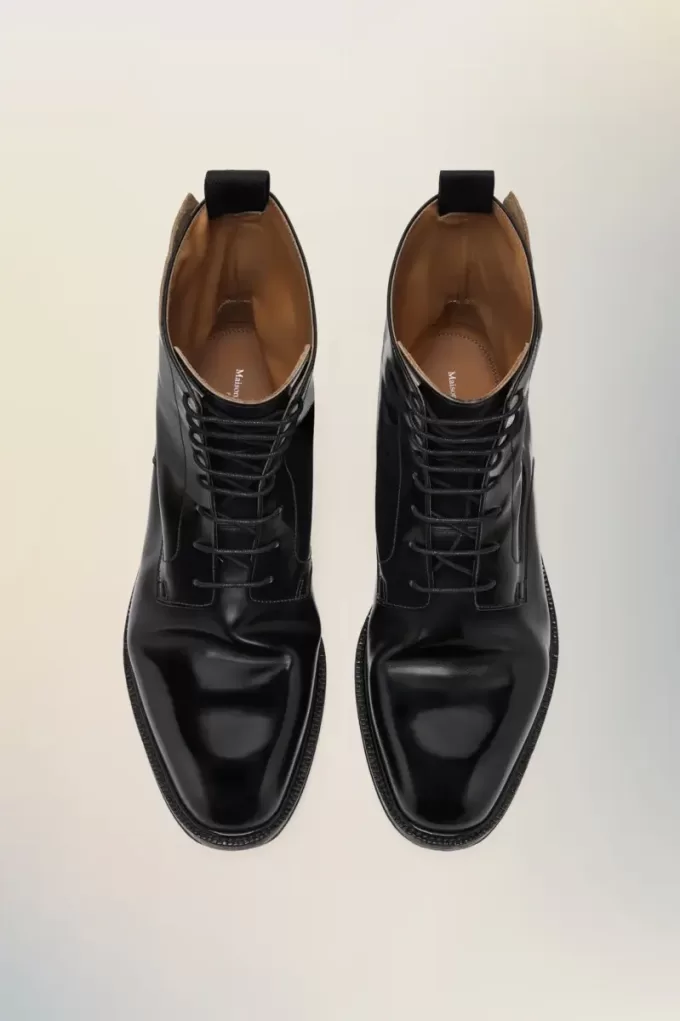 Zu Tode geliebte Schnürstiefel Zu Tode geliebte Schnürstiefel